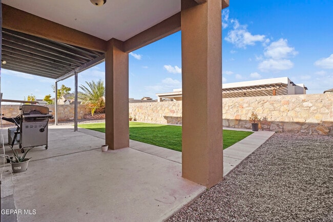 Building Photo - 14829 Sunny Land Ave