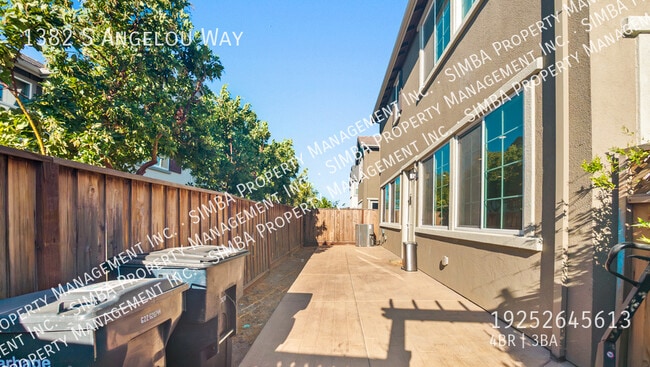 Building Photo - 1382 S Angelou Wy
