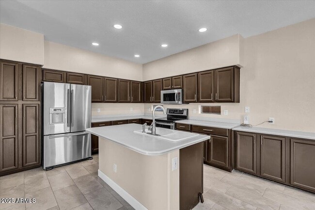 Building Photo - 902 W Azalea Pl