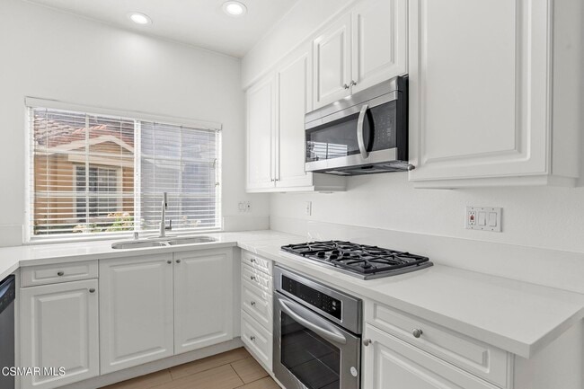 Building Photo - 495 Novara Way