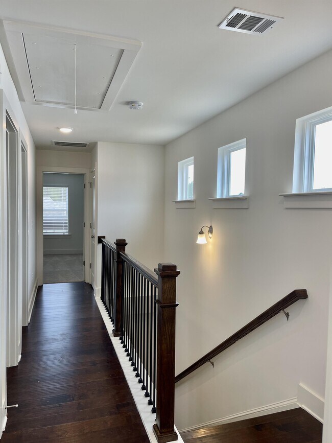 Building Photo - 123 Auburn Run Ln