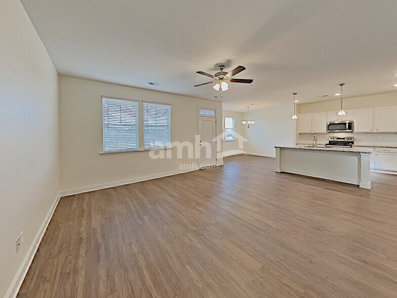 Building Photo - 214 Argea Dr