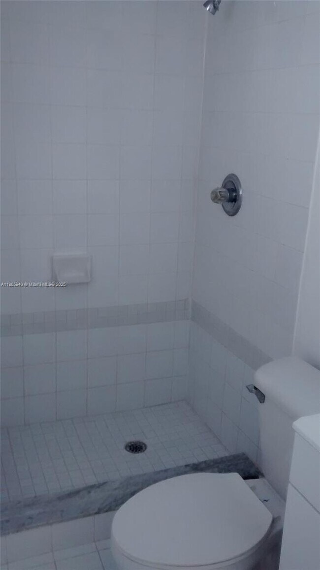 Building Photo - 2903 N Miami Beach Blvd