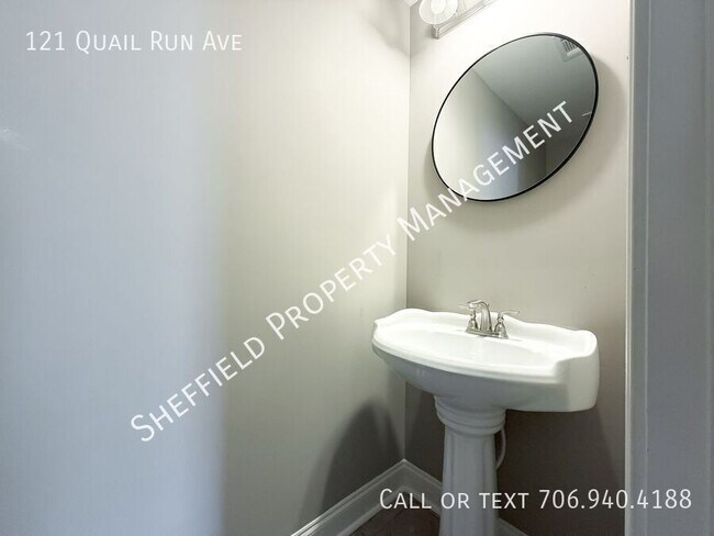 Building Photo - 121 Quail Run Ave