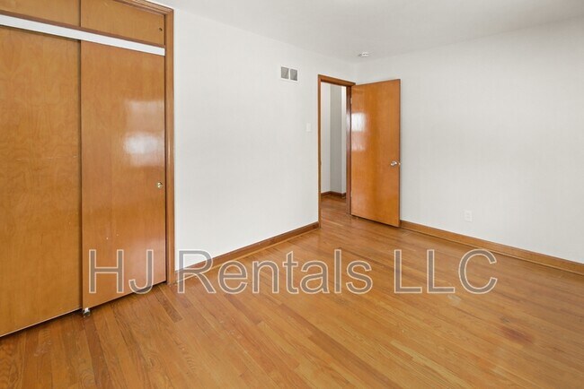 Building Photo - 1319 Chambers Rd