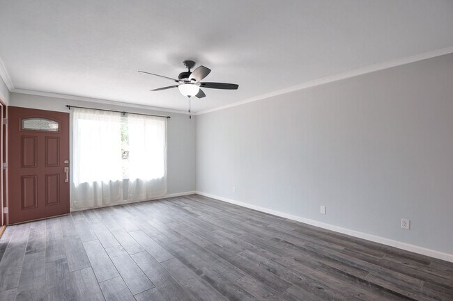 Building Photo - 6-Bedroom Tempe Home with Private Pool, Garage & Ideal Location