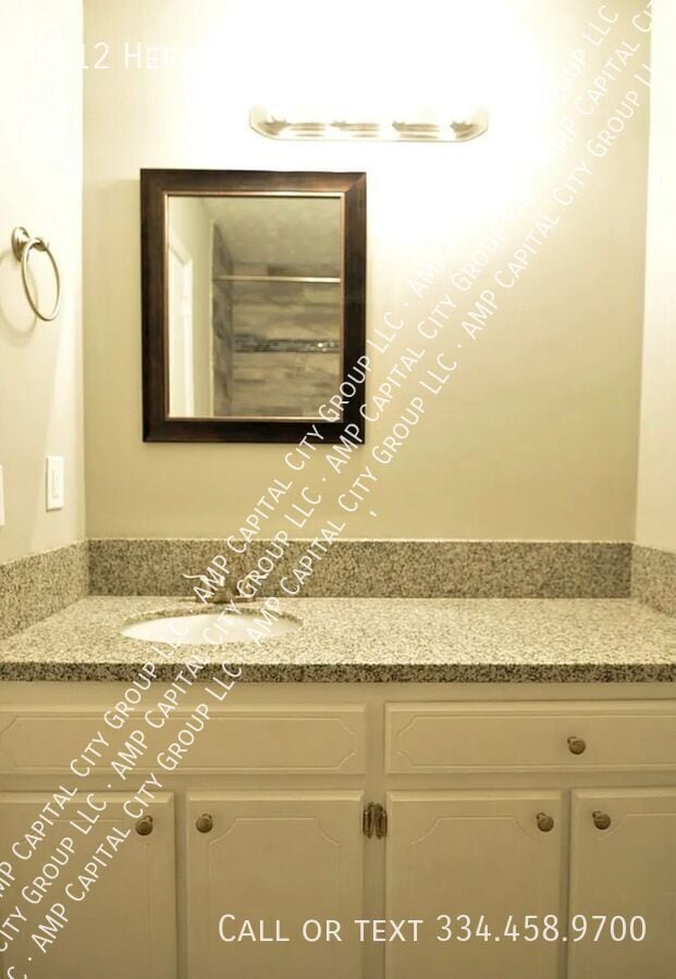 Building Photo - 3212 Herbert Dr