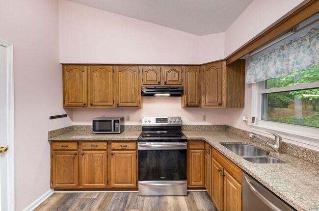 Building Photo - 12401 Wilderness Park Dr