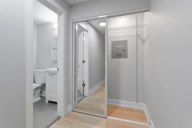 Building Photo - 6026 N Winthrop Ave