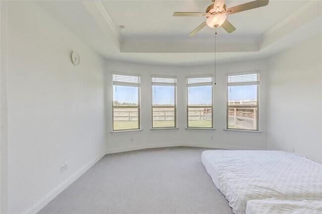 Building Photo - 533 Pickrell Lp