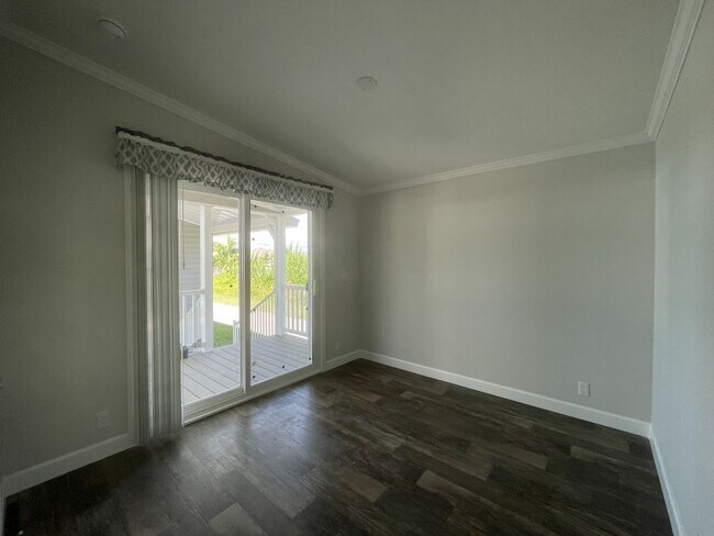 Building Photo - 988 E Trinidad Ave