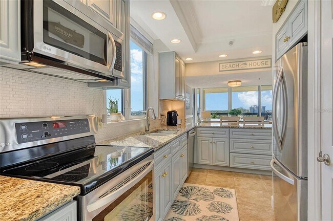 Building Photo - 1065 Gulf of Mexico Dr