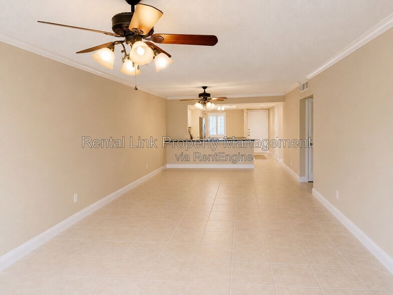 Building Photo - 2264 Winkler Ave