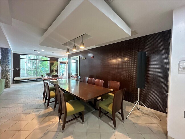 Building Photo - 6001 SW 70th St