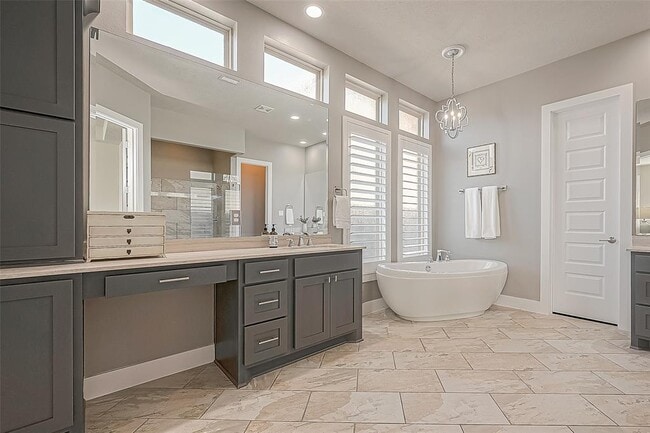 Building Photo - 30 Argosy Bend Pl