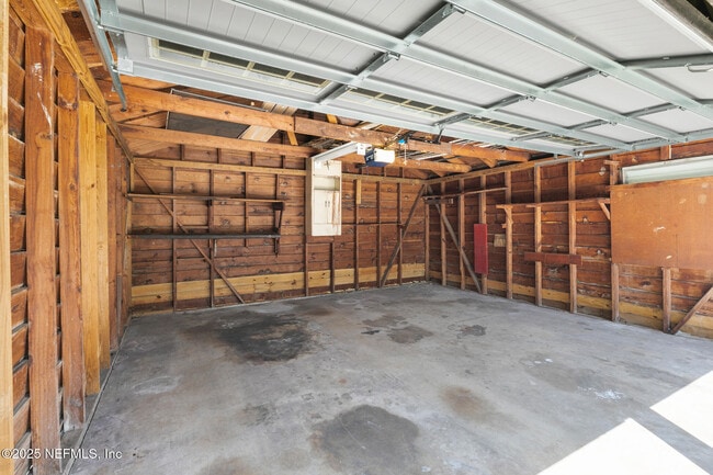 Building Photo - 2238 Southampton Rd