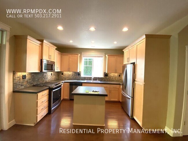 Building Photo - 9219 NW Harvest Hill Dr