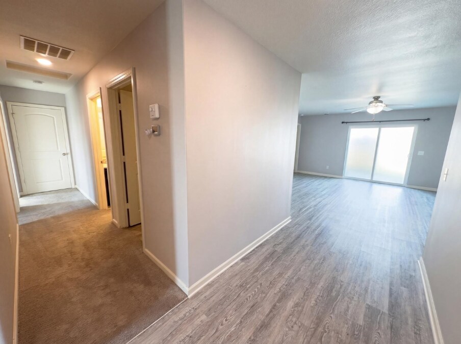 Building Photo - 1093 Sunset Ave