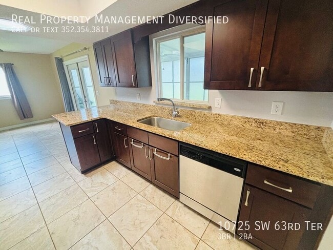 Building Photo - 10725 SW 63rd Terrace