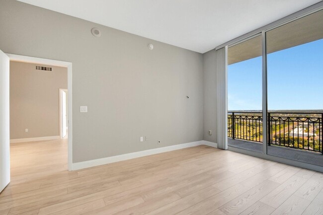 Building Photo - 550 Okeechobee Blvd