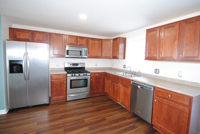 Building Photo - 31 Overlook Cir