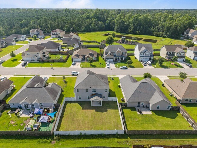 Building Photo - 841 Dynasty Dr