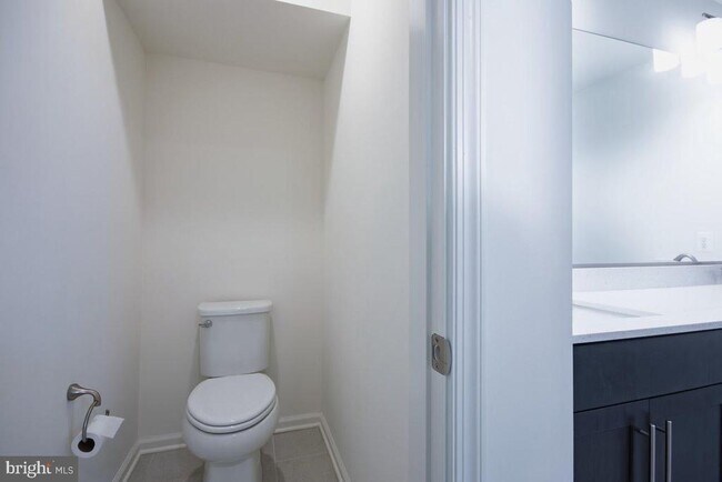 Building Photo - 9920 -B Sir Barton Wy