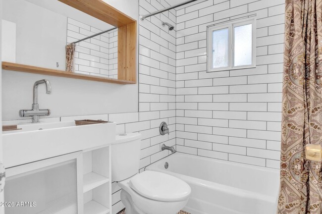 Building Photo - 821 N 3rd St