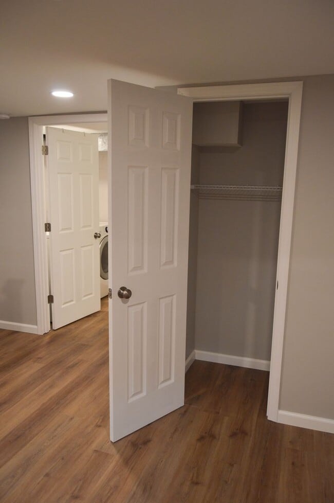Building Photo - 2464 S Burberry Ln