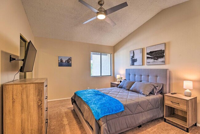 Building Photo - 170 E Guadalupe Rd