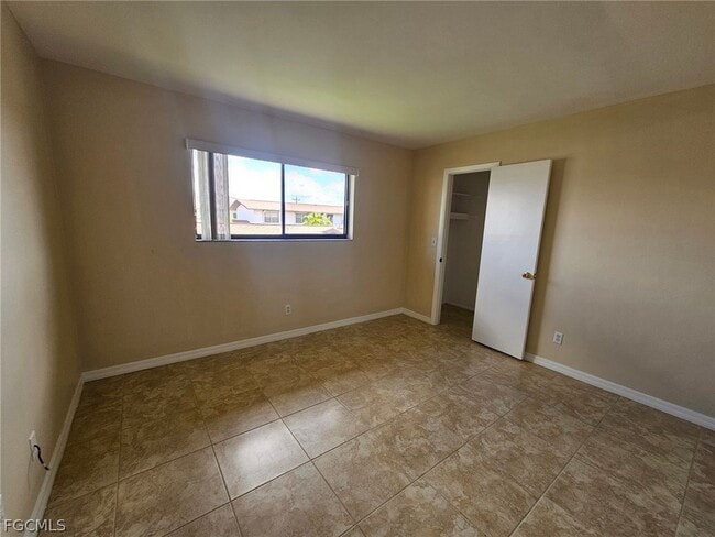 Building Photo - 1221 SE 46th Ln