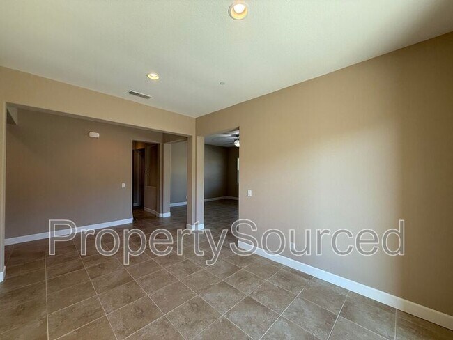 Building Photo - 1073 Kumara St