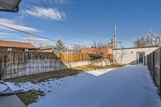 Building Photo - Available July! Spacious 3-Bedroom Townhouse with 3.5 Baths in Vibrant Sloans Lake!