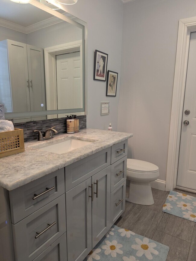 Building Photo - 708 Rambling Dr Cir