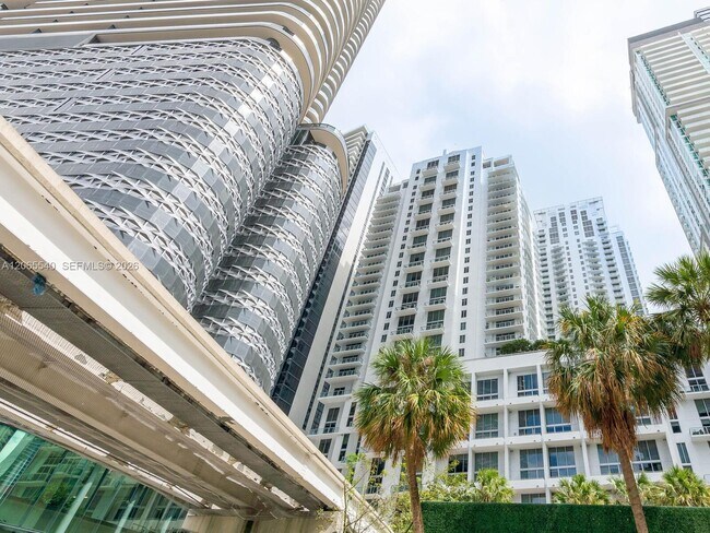 Building Photo - 1050 Brickell Ave