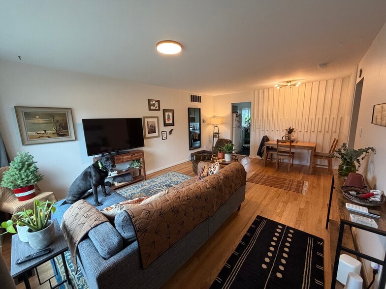 Building Photo - 3200 E 29th St