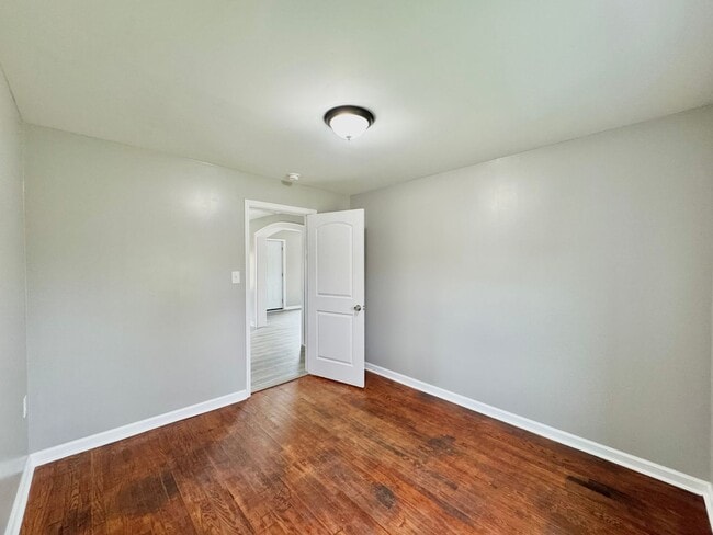 Building Photo - Home at Last! -2 Additional Bonus Rooms