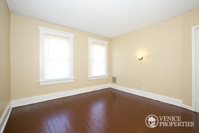 Building Photo - 1665 N 4th St