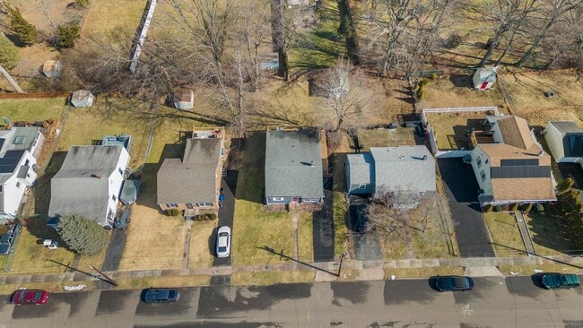 Building Photo - 27 Strathmore Rd