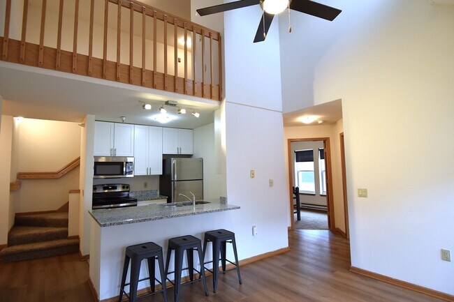 Building Photo - 3 Bedroom, 1 Bathroom