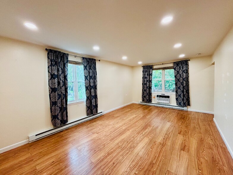 Building Photo - 613 Sierra Vista Ln