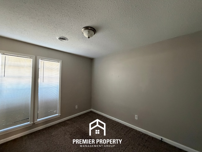 Building Photo - 7143 Markim Dr