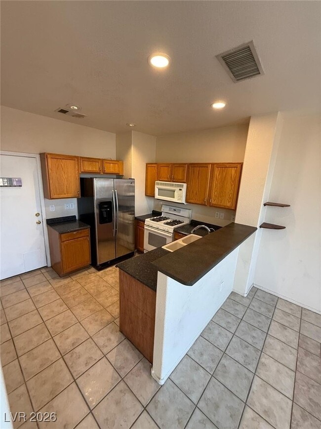 Building Photo - 664 Solitude Point Ave