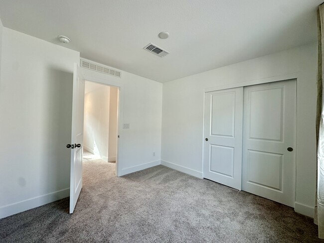 Building Photo - 8044 Texas Hls St