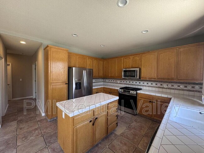 Building Photo - 2044 London Ave