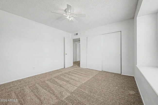 Building Photo - 10719 W Vista Ave