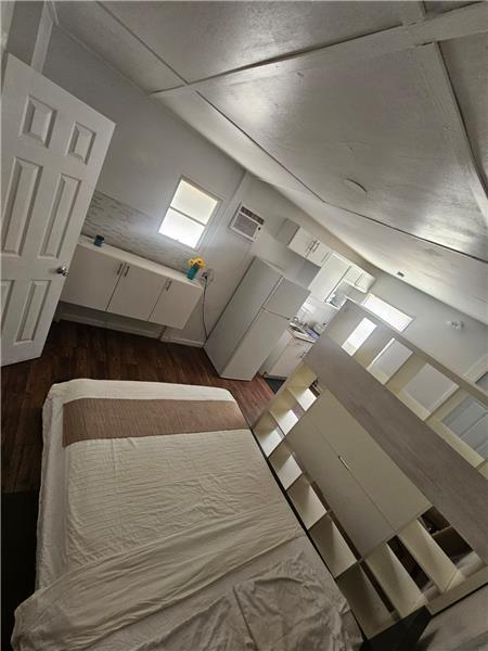 Building Photo - 36 Coconut Ave