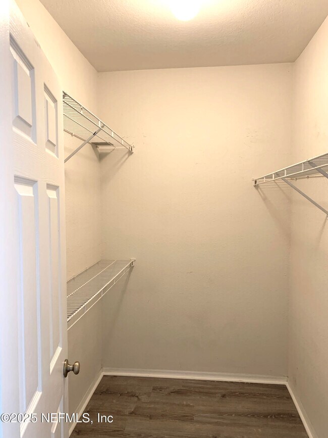 Building Photo - 13810 Sutton Park Dr N