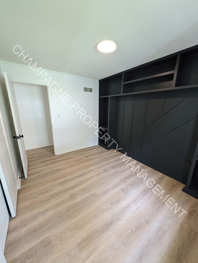 Building Photo - Modern Home in Waldo