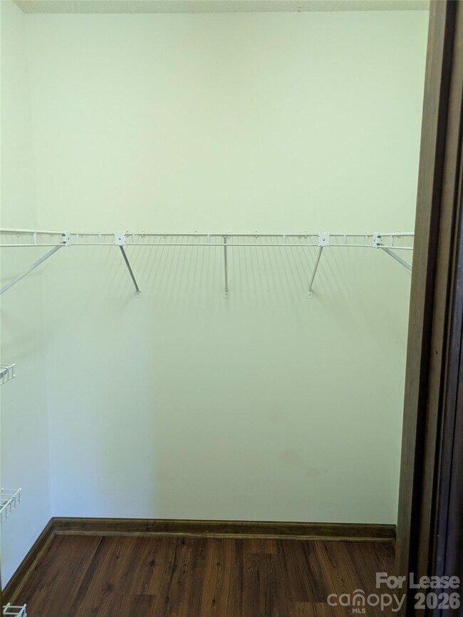 Building Photo - 119 Birdie Ct